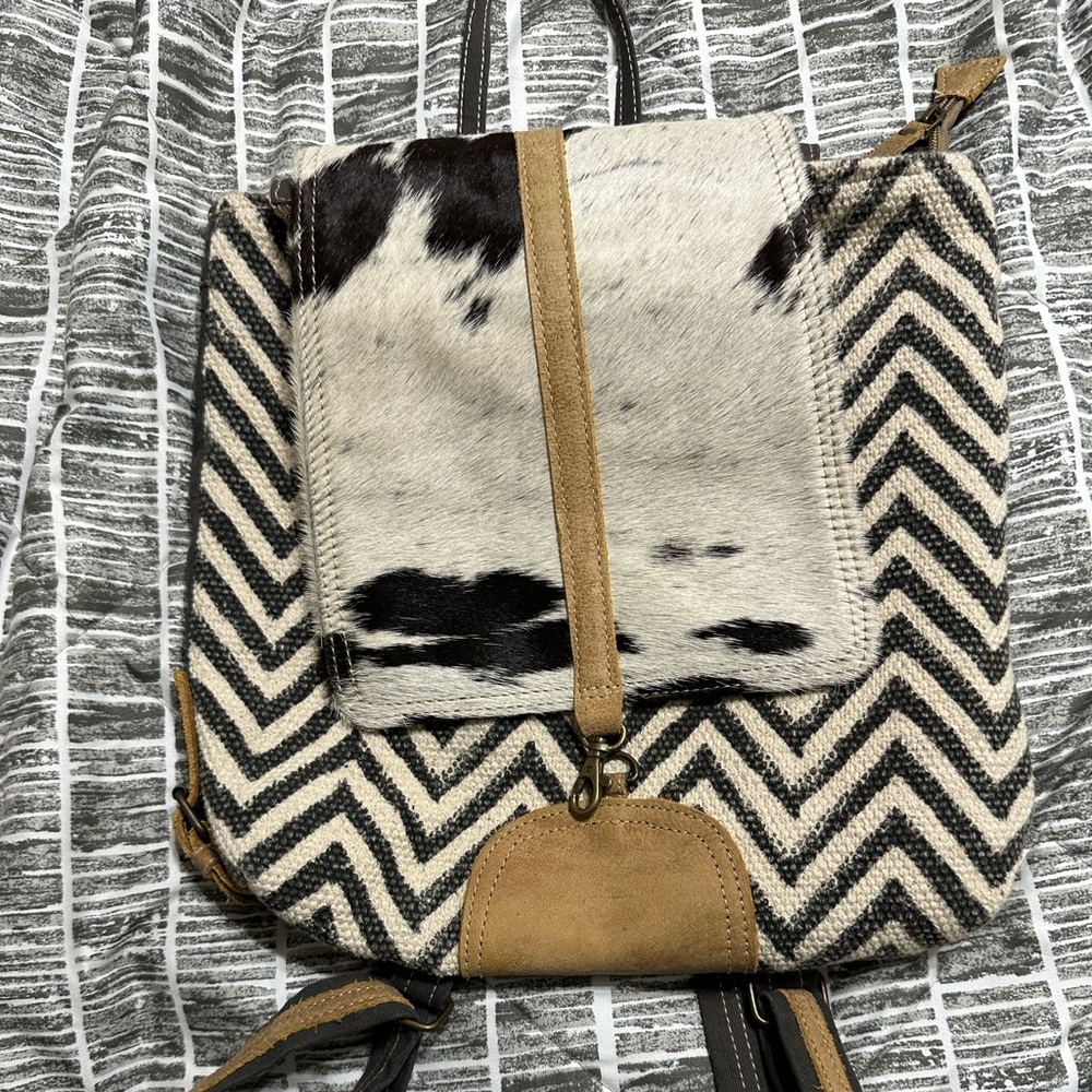 Chevron with cowhide Myra Bag backpack